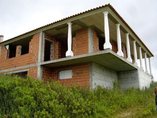 Moradia Em Construção - Salir De Matos