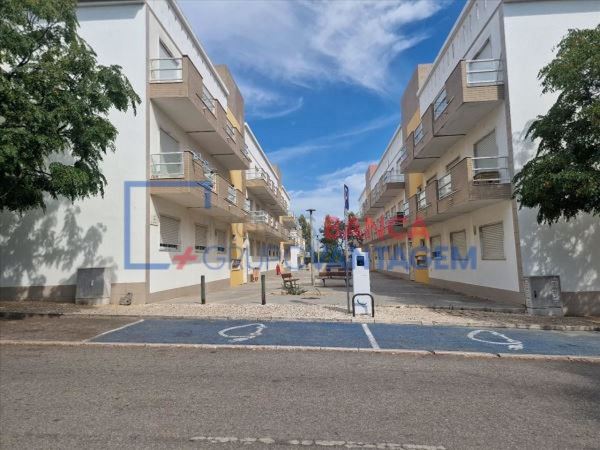 Apartamento T3 Para Venda Em Palhais, Barreiro