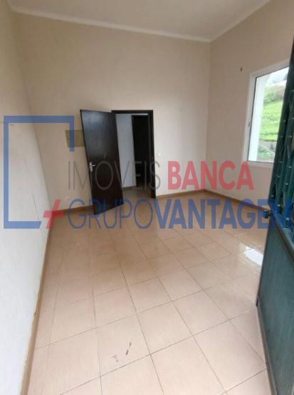 Moradia T6 para Venda em Estreito de Camara de Lobos