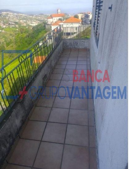 Moradia T6 para Venda em Estreito de Camara de Lobos