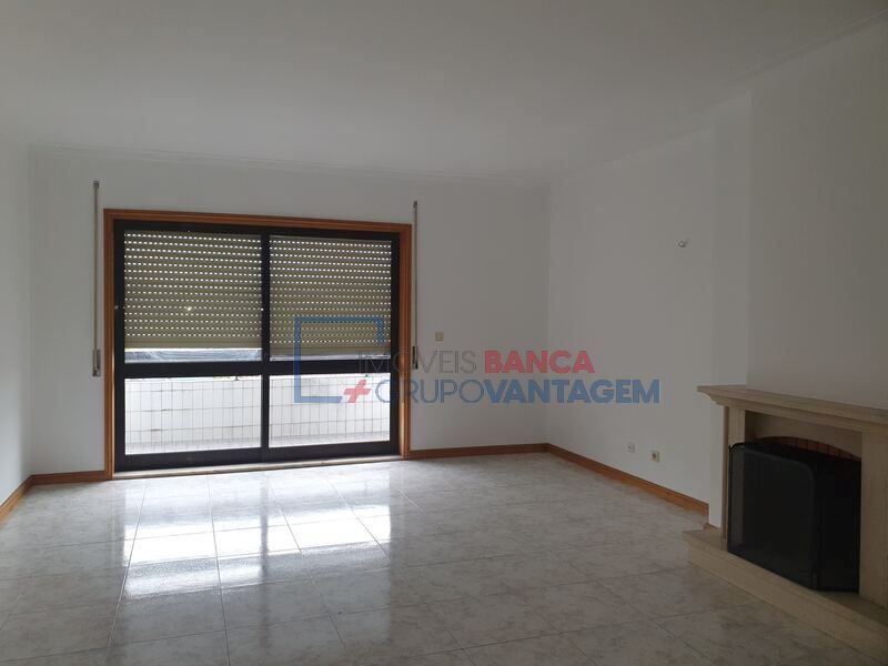 Apartamento T3 para Venda em Canelas