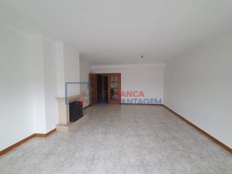 Apartamento T3 para Venda em Canelas