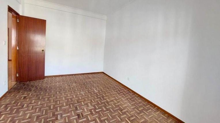 Apartamento T3 para Venda em Algueirão-Mem Martins