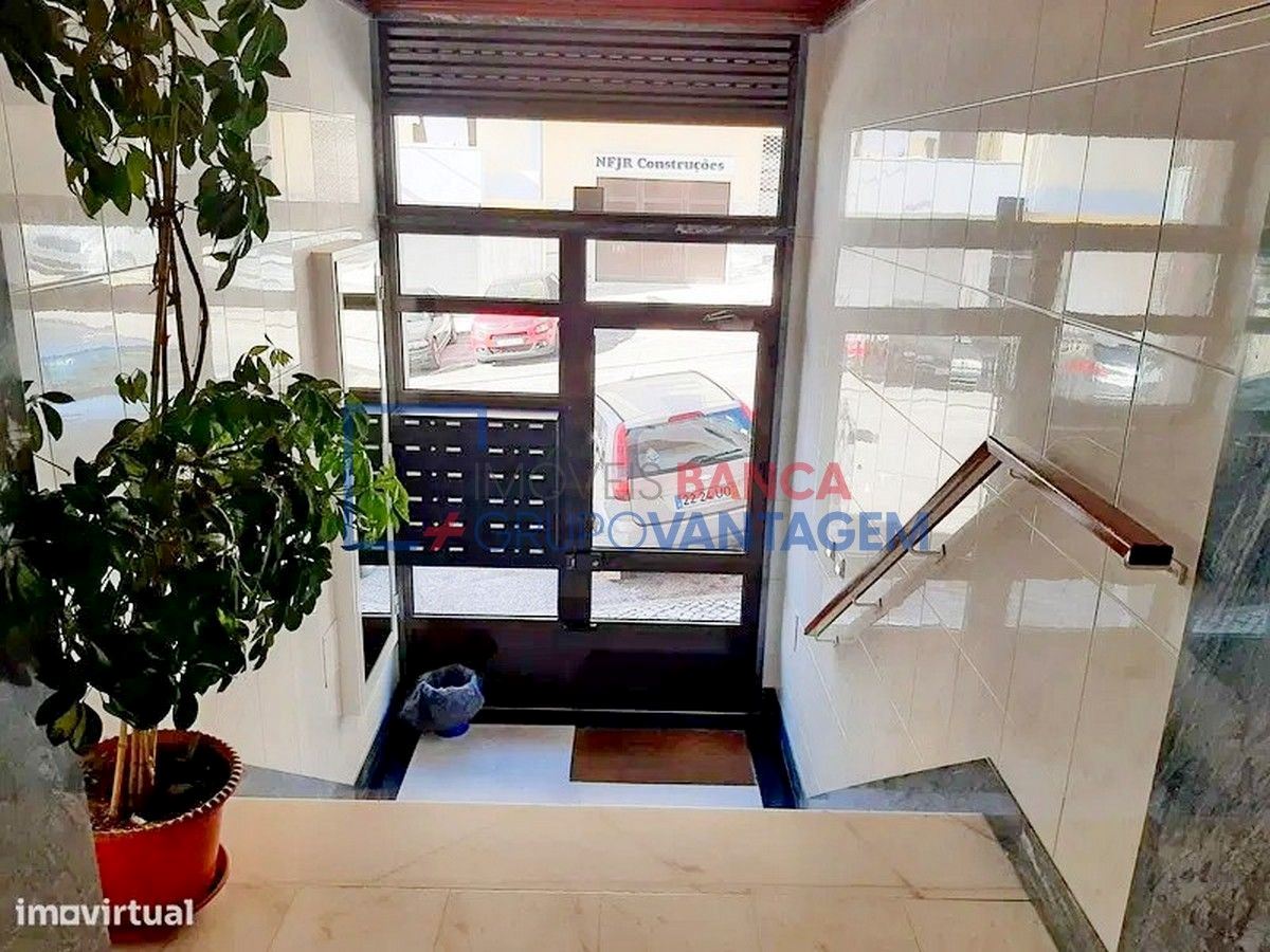 Apartamento T1 para Venda em Queluz e Belas