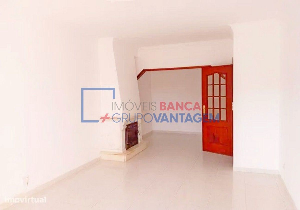 Apartamento T1 para Venda em Queluz e Belas