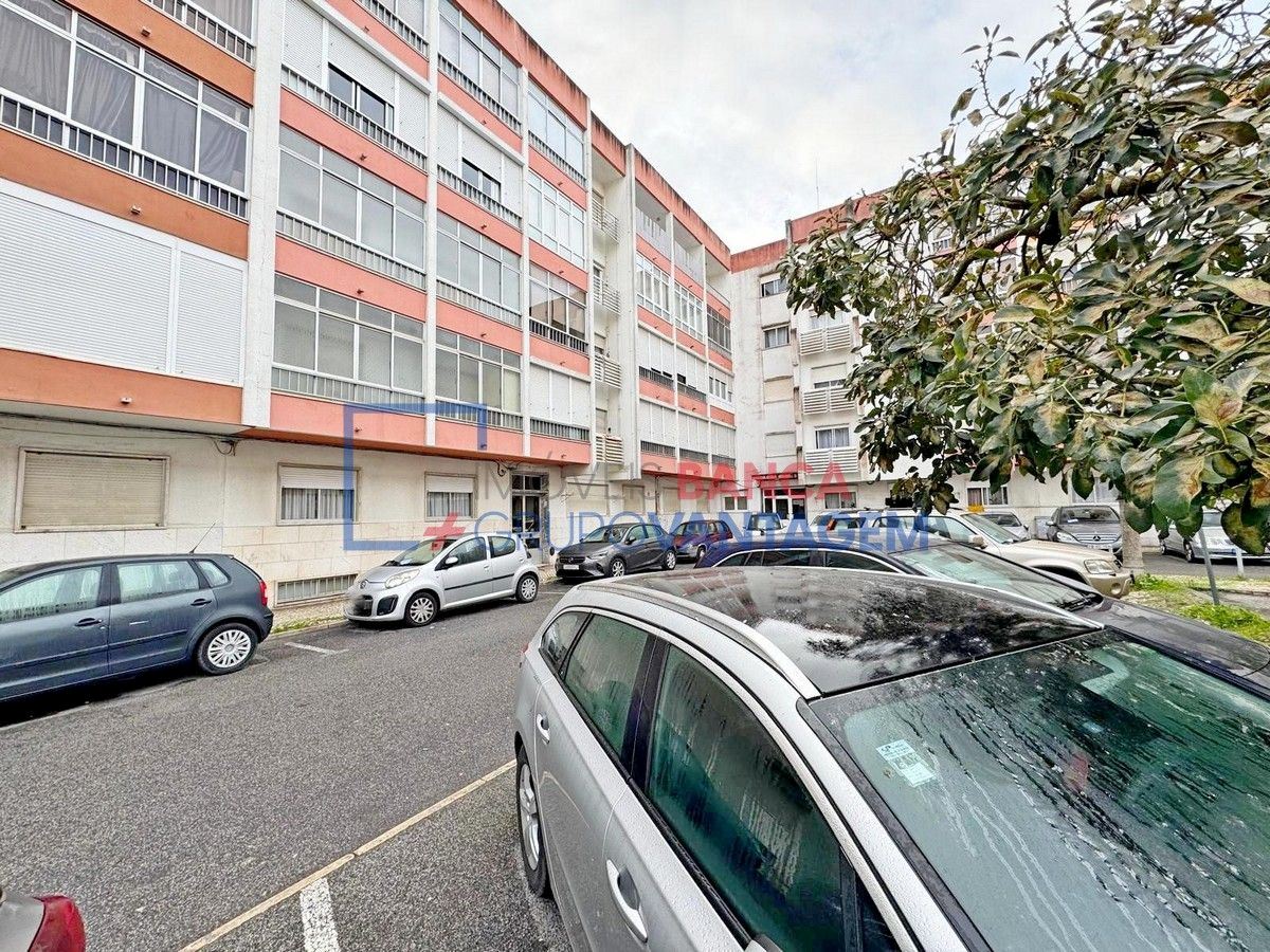 Apartamento T1 para Venda em Queluz e Belas