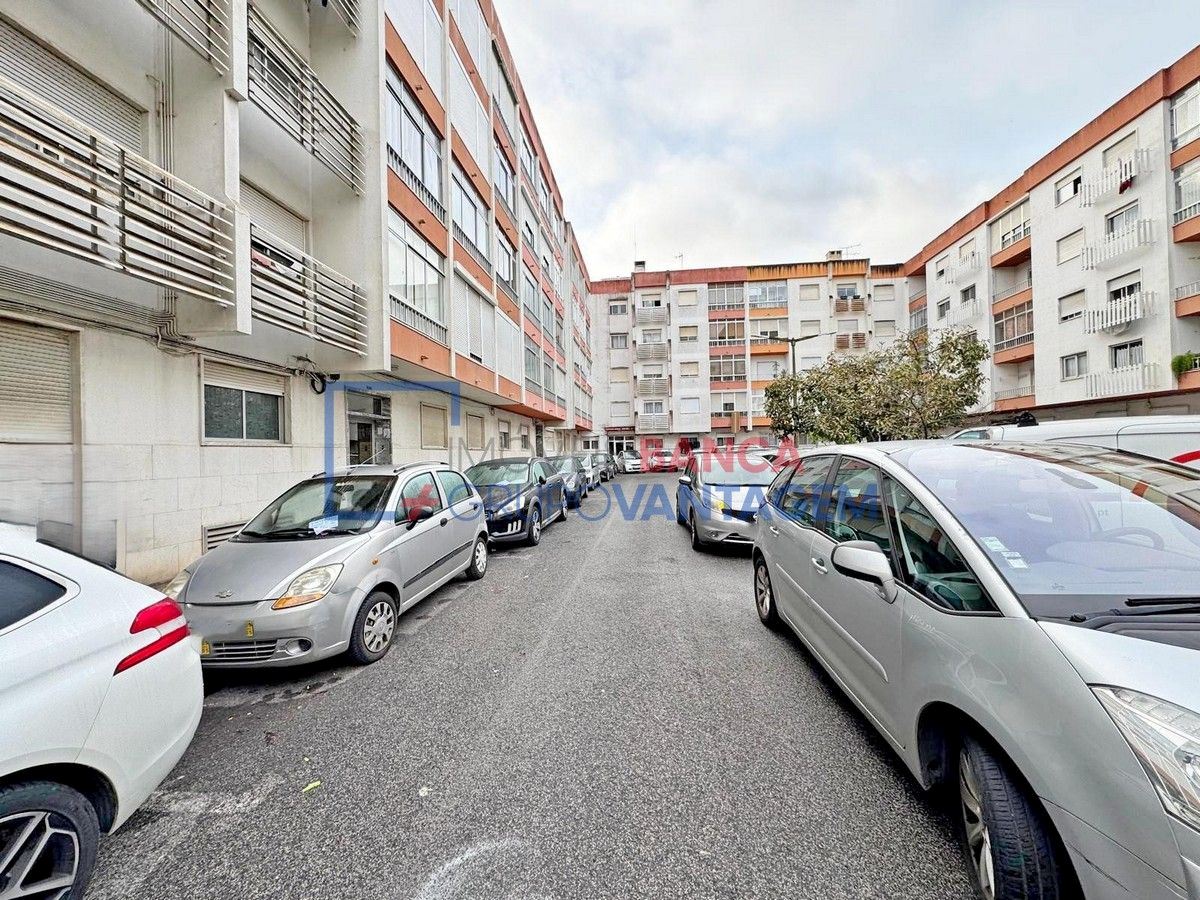 Apartamento T1 para Venda em Queluz e Belas