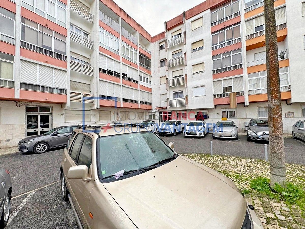 Apartamento T1 para Venda em Queluz e Belas