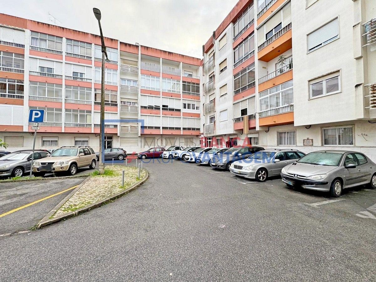 Apartamento T1 para Venda em Queluz e Belas