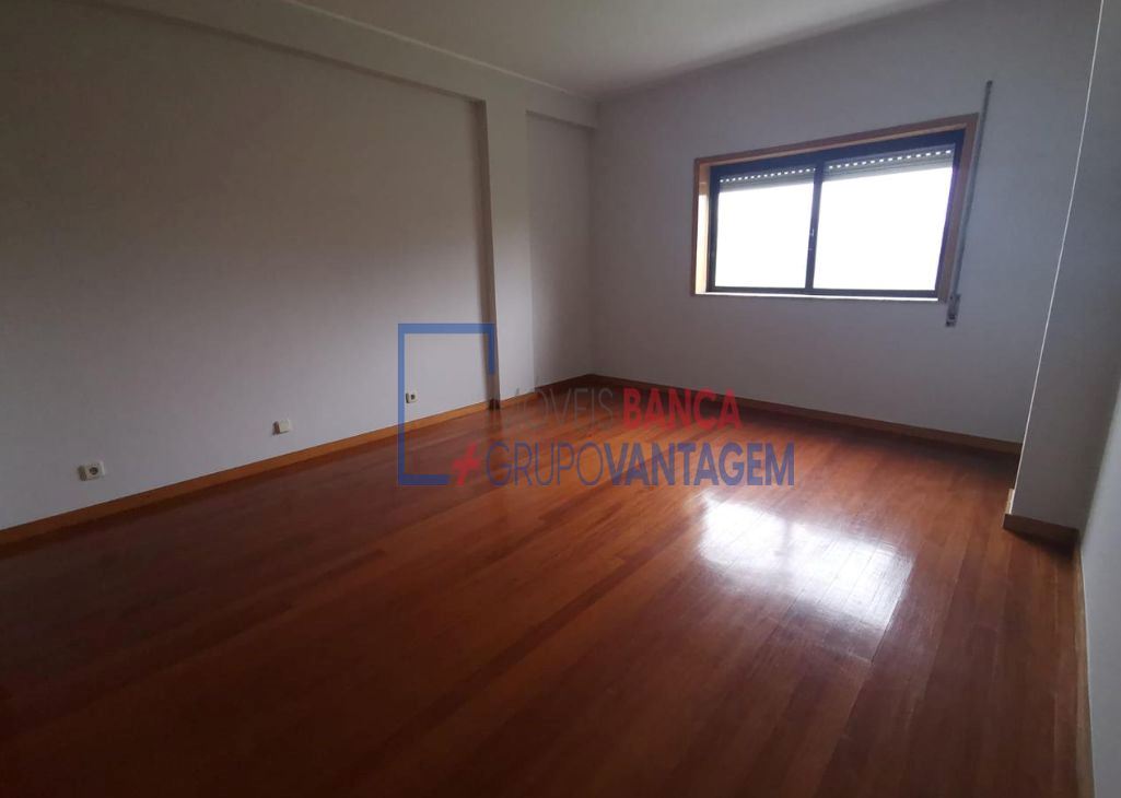 Apartamento T3 para Venda em Ferreiros e Gondizalves