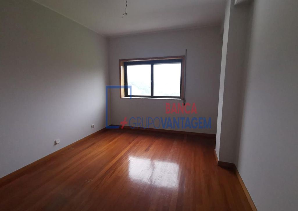 Apartamento T3 para Venda em Ferreiros e Gondizalves