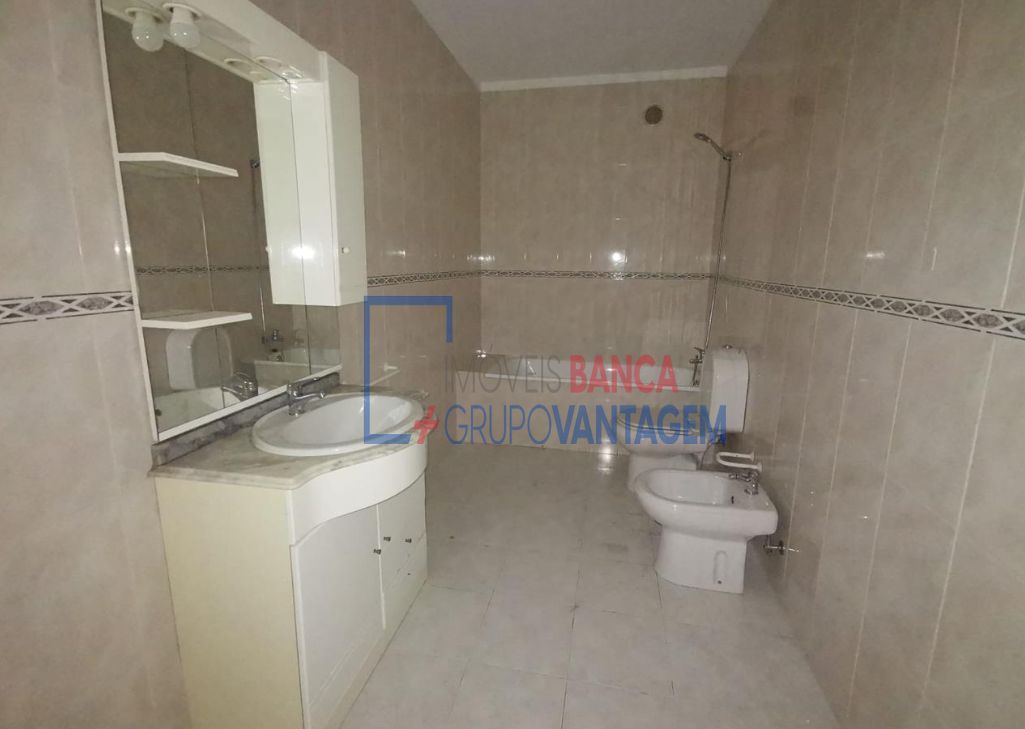 Apartamento T3 para Venda em Ferreiros e Gondizalves