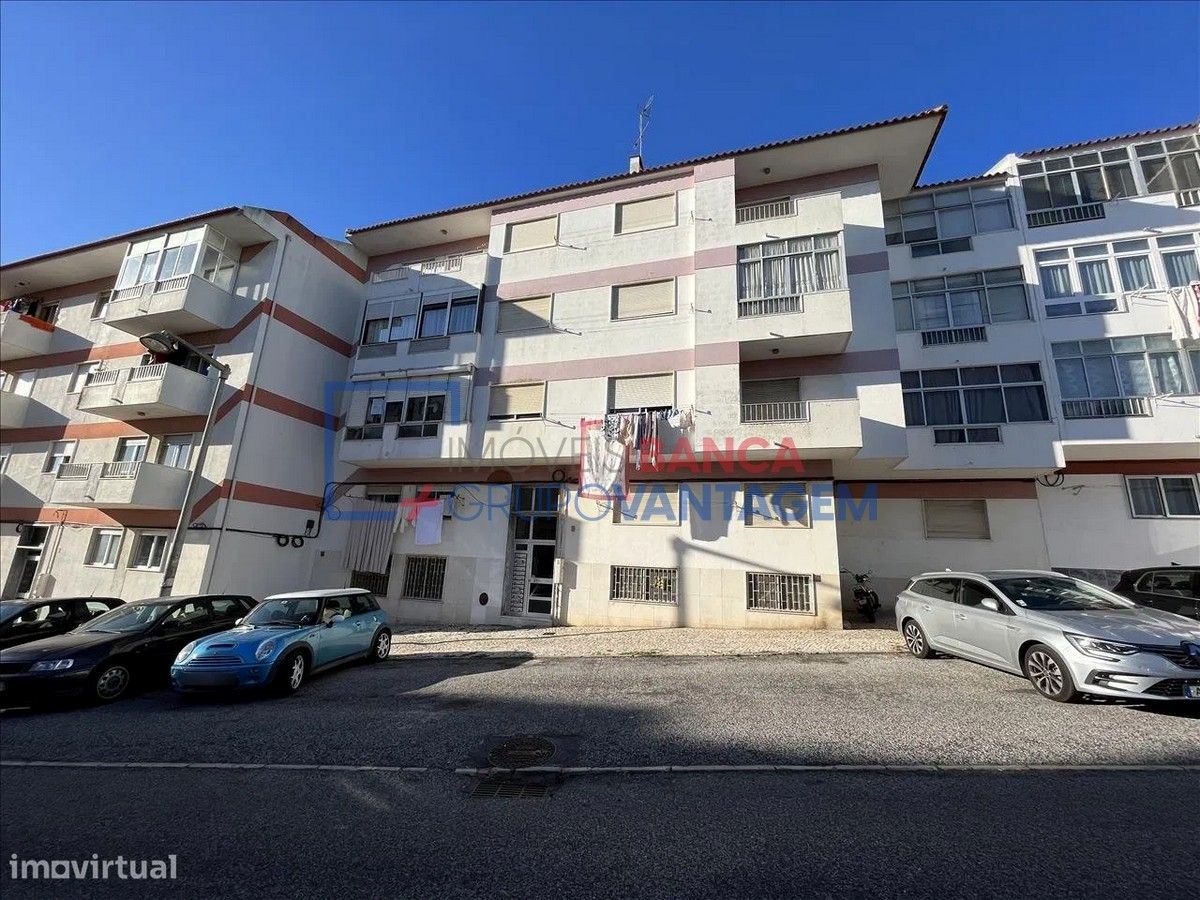 Apartamento T1 para Venda em Agualva e Mira-Sintra