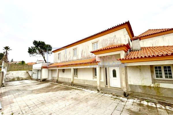 Moradia T5 Totalmente Restaurada Com Garagem E Terreno – Próxima Da Praia De Esmoriz