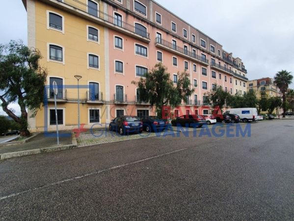 Apartamento T2+1 Em Oliveira Do Douro, V.n.gaia