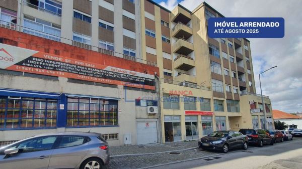 Apartamento T3 102 M2, Situado Em Santa Marinha