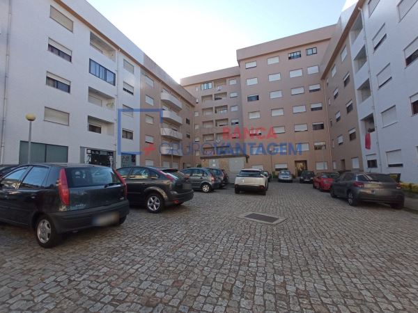 Apartamento T2 | Rio Tinto | Excelente Localização 
