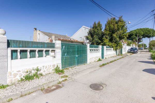 Moradia T2 Térrea | Lote 330 M² | Charneca Da Caparica