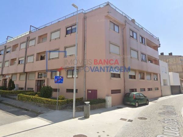 Apartamento T2+1 Com Pátio, Em Aldoar
