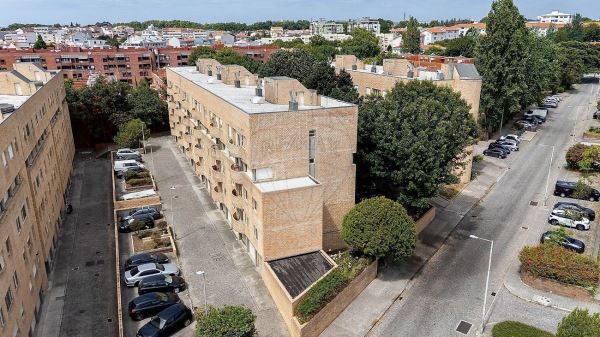 Apartamento T3 C/Varanda - Aldoar, Porto