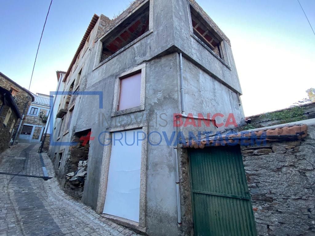 Moradia T5 para Venda em Fajão-Vidual