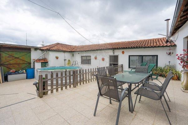 Moradia T3 À Venda Em Vila Nova De Poiares