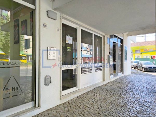 T3 Bobadela Com Parqueamento