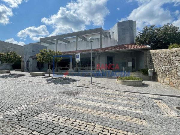 Prédio Edifício/ Aguiar Da Beira E Coruche, Aguiar Da Beira, Guarda