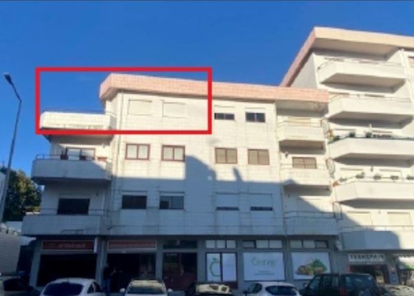 Apartamento T1 Com Garagem Em São Roque, Oliveira De Azeméis (Venda De 50% Indivisos) Resto Encontra-Se Ocupado