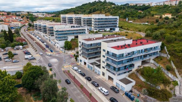 Apartamento T1 - Urbanização Gorgulão Em Coimbra Com Garagem