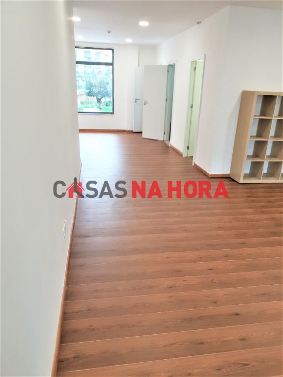 Loja  - Ramada e Caneças, Odivelas