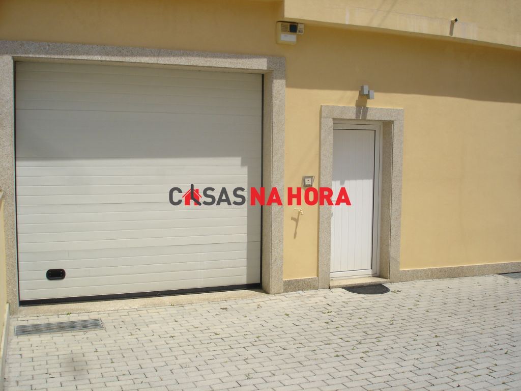 Armazém  - Antas e Abade de Vermoim, Vila Nova de Famalicão