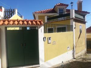 Moradia em banda com 3 Quartos para Arrendamento