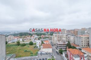 Apartamento com 2 Quartos para Arrendamento