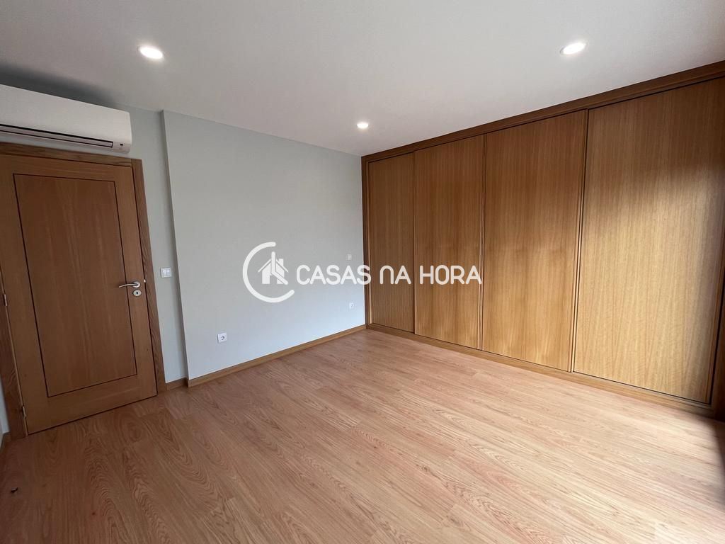 Moradia T4 para Arrendamento em Rio de Loba