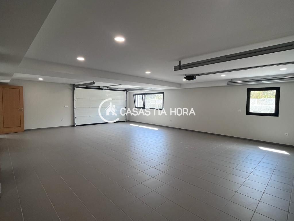 Moradia T4 para Arrendamento em Rio de Loba