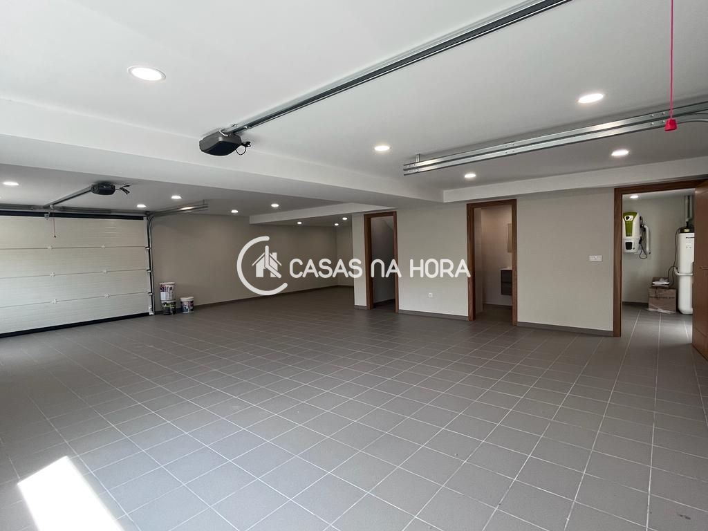 Moradia T4 para Arrendamento em Rio de Loba