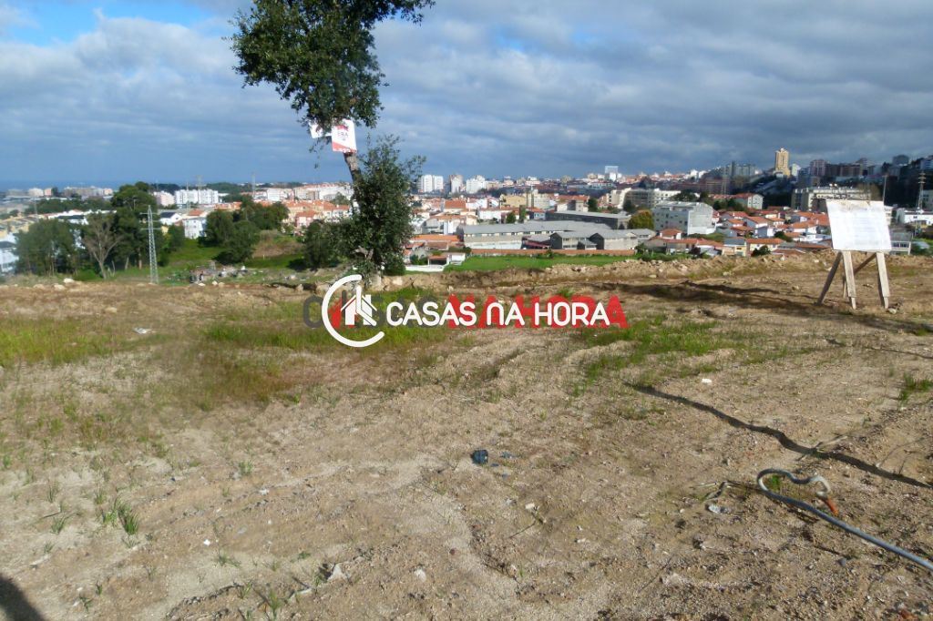 Terreno para Venda em Mafamude e Vilar do Paraíso Foto 11
