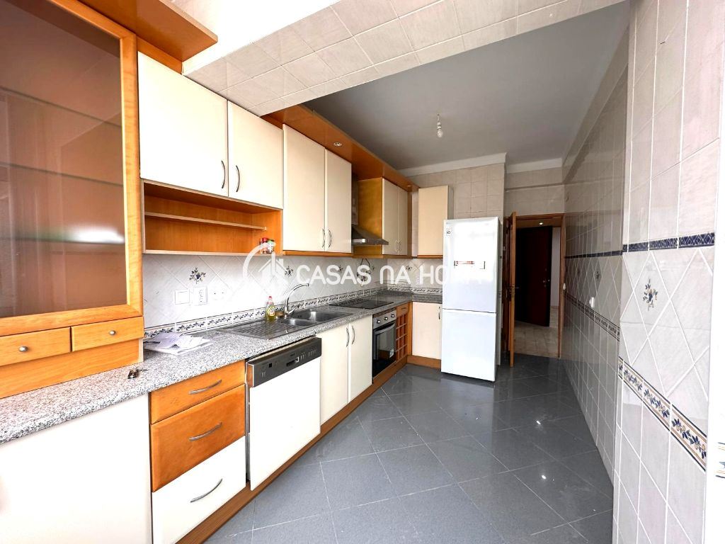 Apartamento 3 Quartos - Laranjeiro e Feijó, Almada