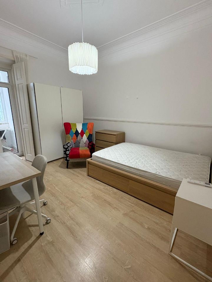 Quarto para Arrendamento em Arroios