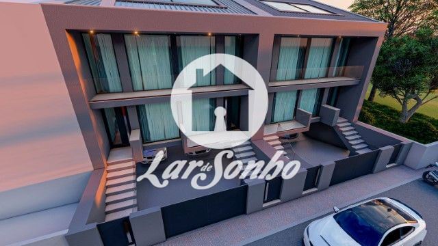 Apartamento T4 para Venda em Arcozelo