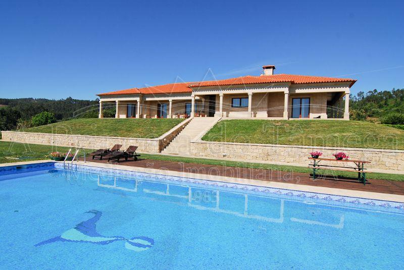 Quintinha  com 4 Quartos - Arnoia, Celorico de Basto