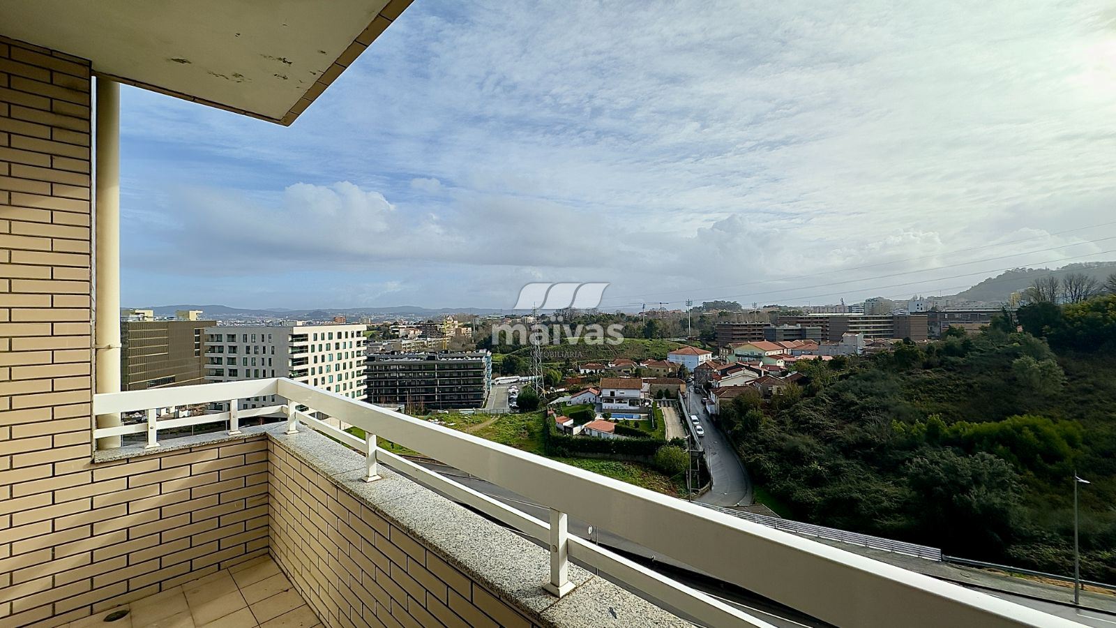 Apartamento T3 para Arrendamento em Mafamude e Vilar do Paraíso