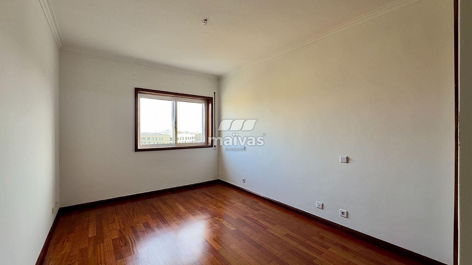 Apartamento T3 para Arrendamento em Mafamude e Vilar do Paraíso