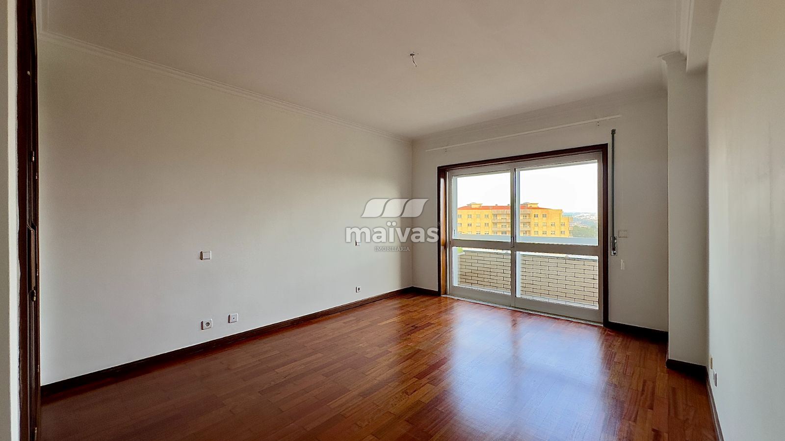 Apartamento T3 para Arrendamento em Mafamude e Vilar do Paraíso