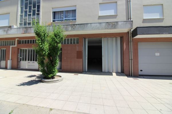 Warehouse, to Sale