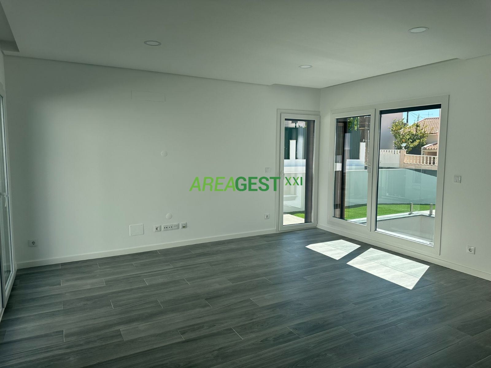 Moradia T4 para Venda em Ramada e Caneças