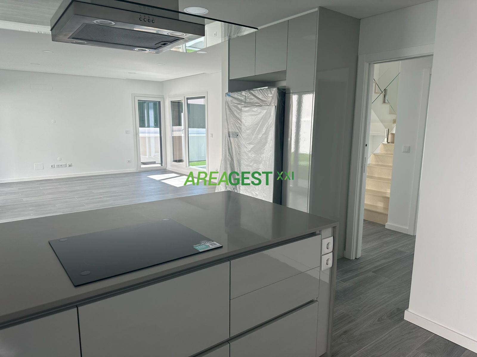 Moradia T4 para Venda em Ramada e Caneças