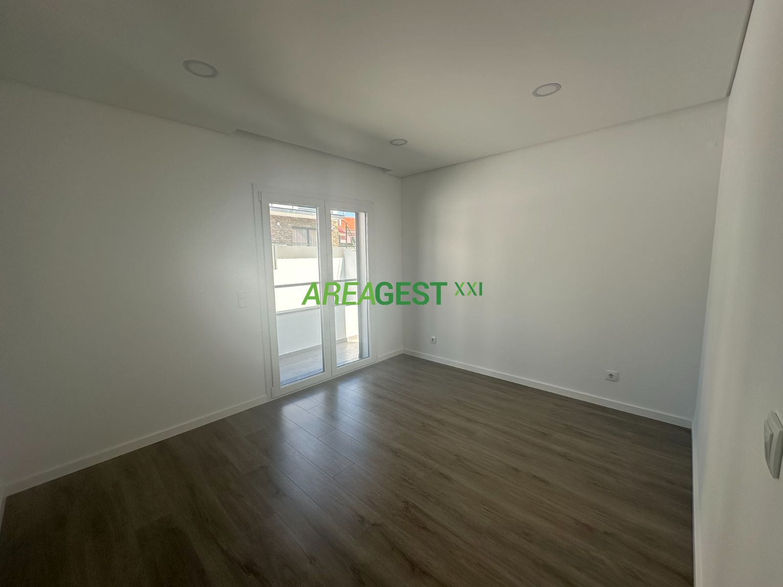 Moradia T4 para Venda em Ramada e Caneças