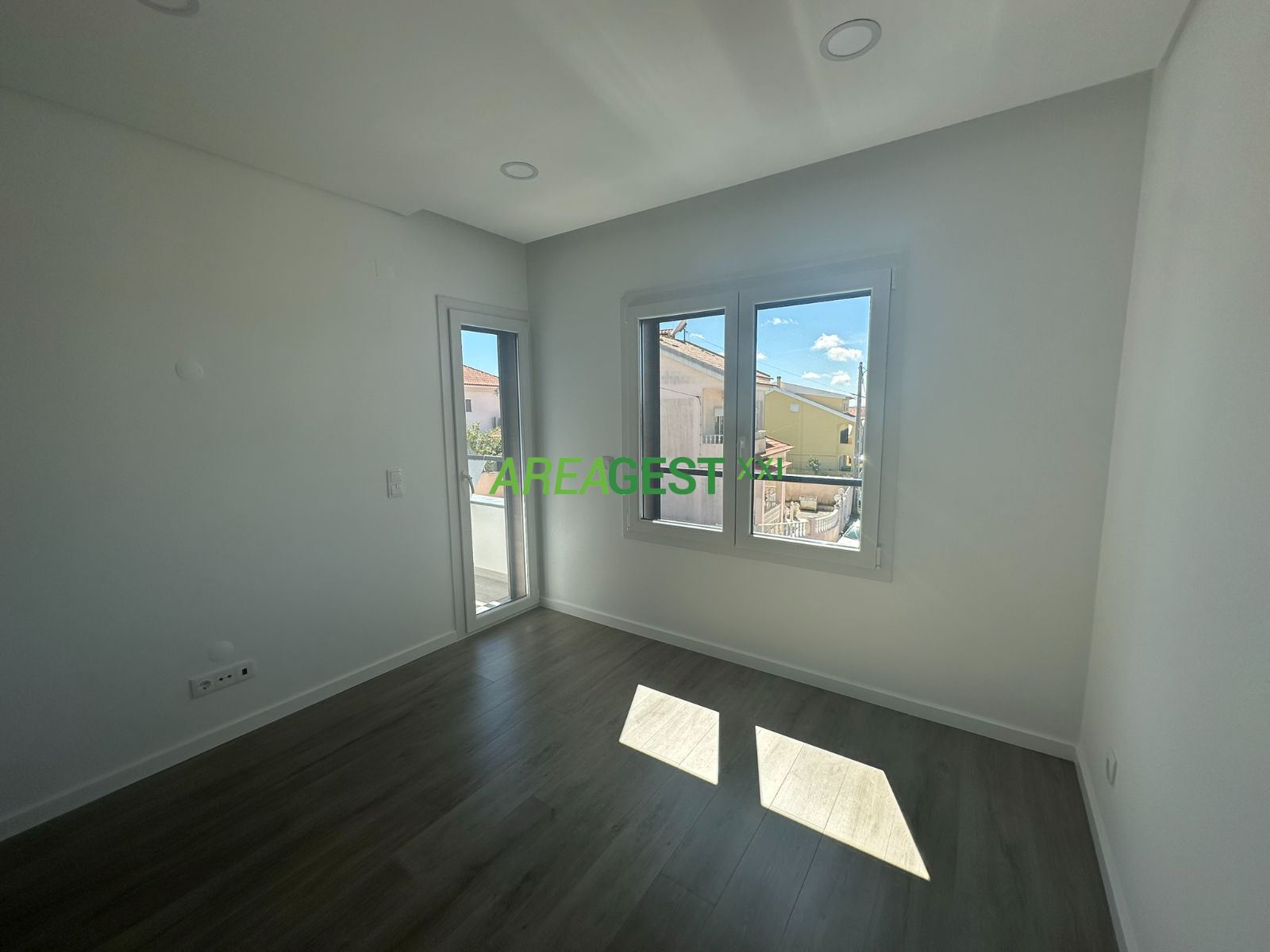 Moradia T4 para Venda em Ramada e Caneças